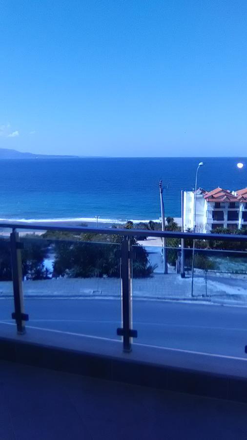 סרנדה Aler Holiday Inn מראה חיצוני תמונה