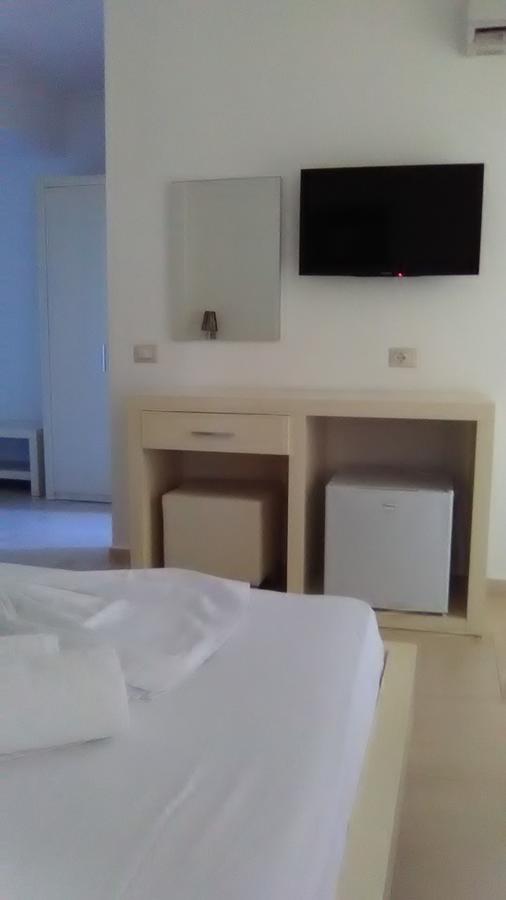 סרנדה Aler Holiday Inn מראה חיצוני תמונה