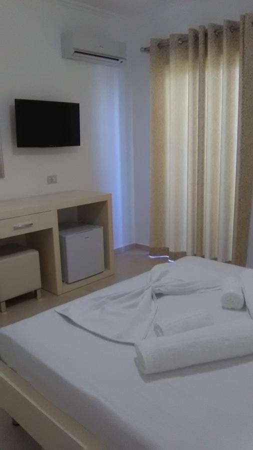 סרנדה Aler Holiday Inn מראה חיצוני תמונה