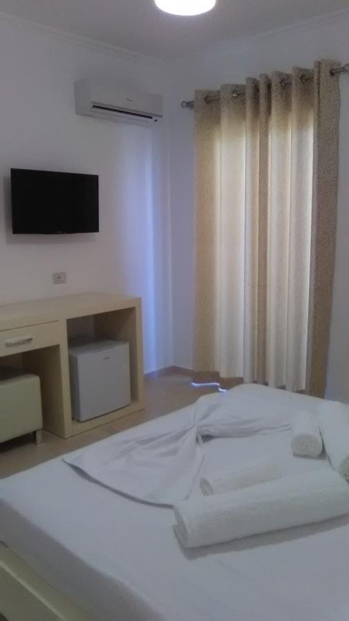 סרנדה Aler Holiday Inn מראה חיצוני תמונה