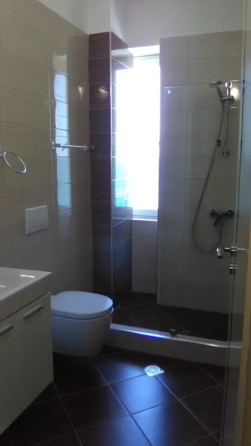 סרנדה Aler Holiday Inn מראה חיצוני תמונה