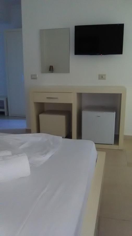 סרנדה Aler Holiday Inn מראה חיצוני תמונה