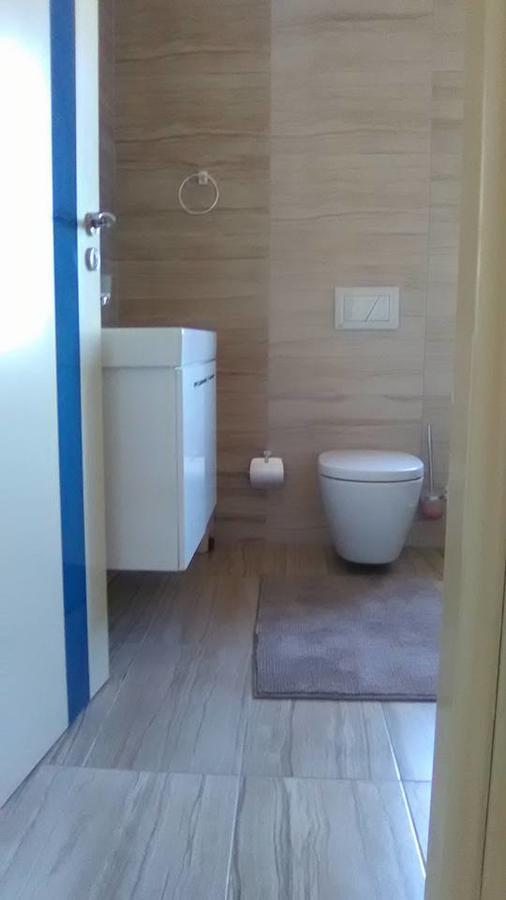 סרנדה Aler Holiday Inn מראה חיצוני תמונה
