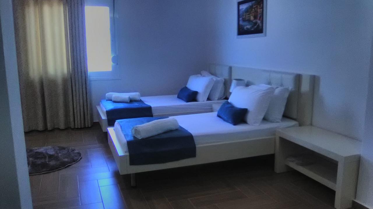 סרנדה Aler Holiday Inn מראה חיצוני תמונה