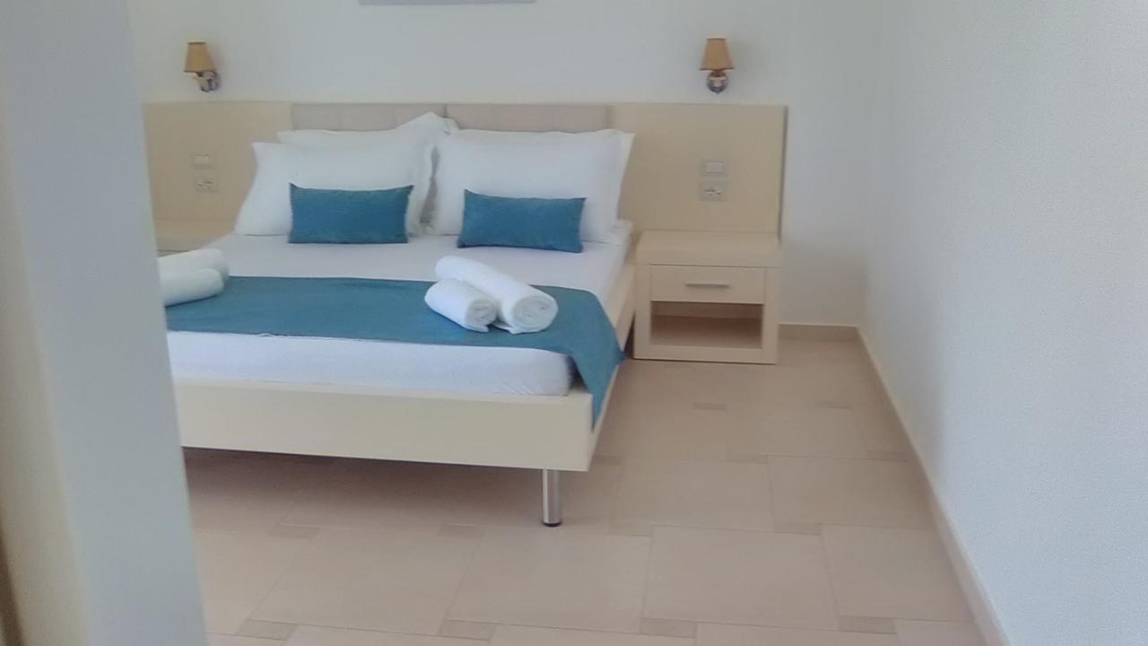 סרנדה Aler Holiday Inn מראה חיצוני תמונה