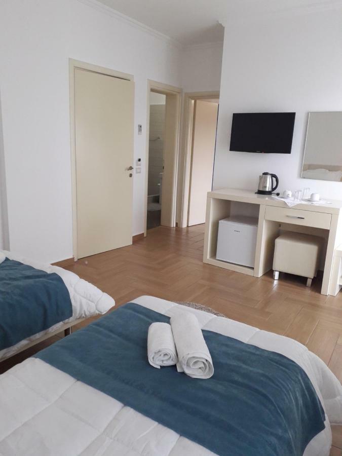 סרנדה Aler Holiday Inn חדר תמונה