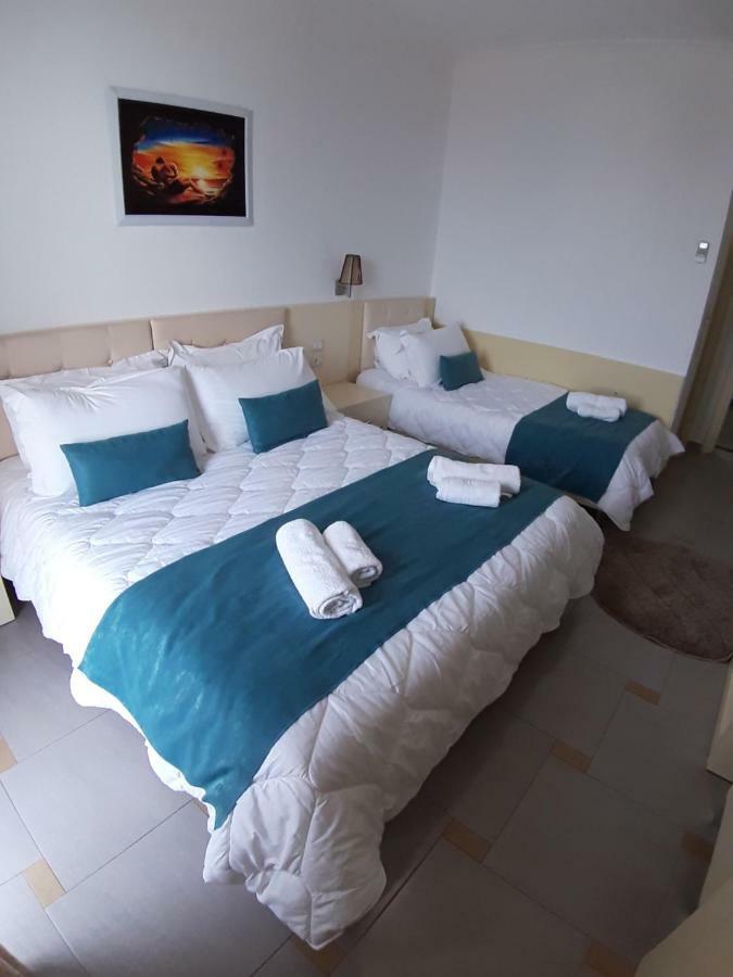 סרנדה Aler Holiday Inn חדר תמונה