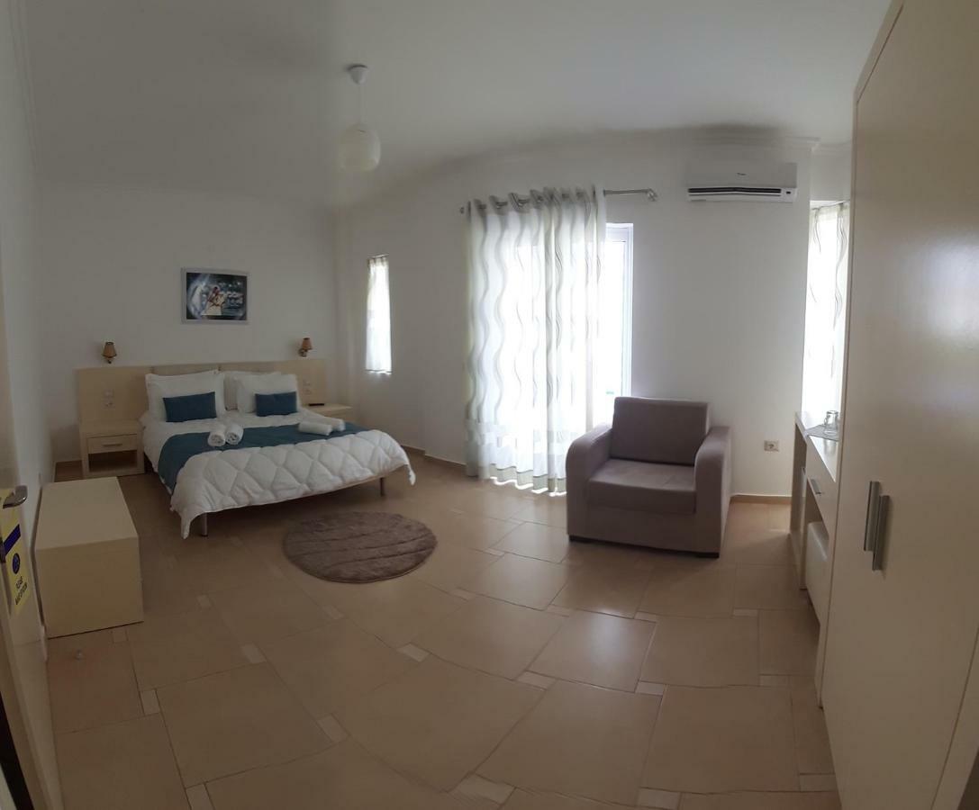 סרנדה Aler Holiday Inn חדר תמונה
