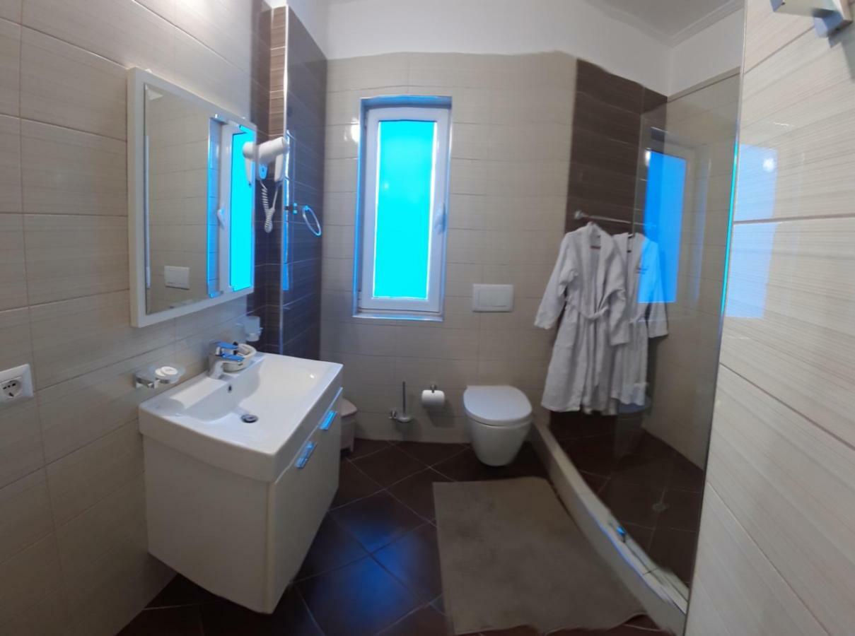 סרנדה Aler Holiday Inn חדר תמונה